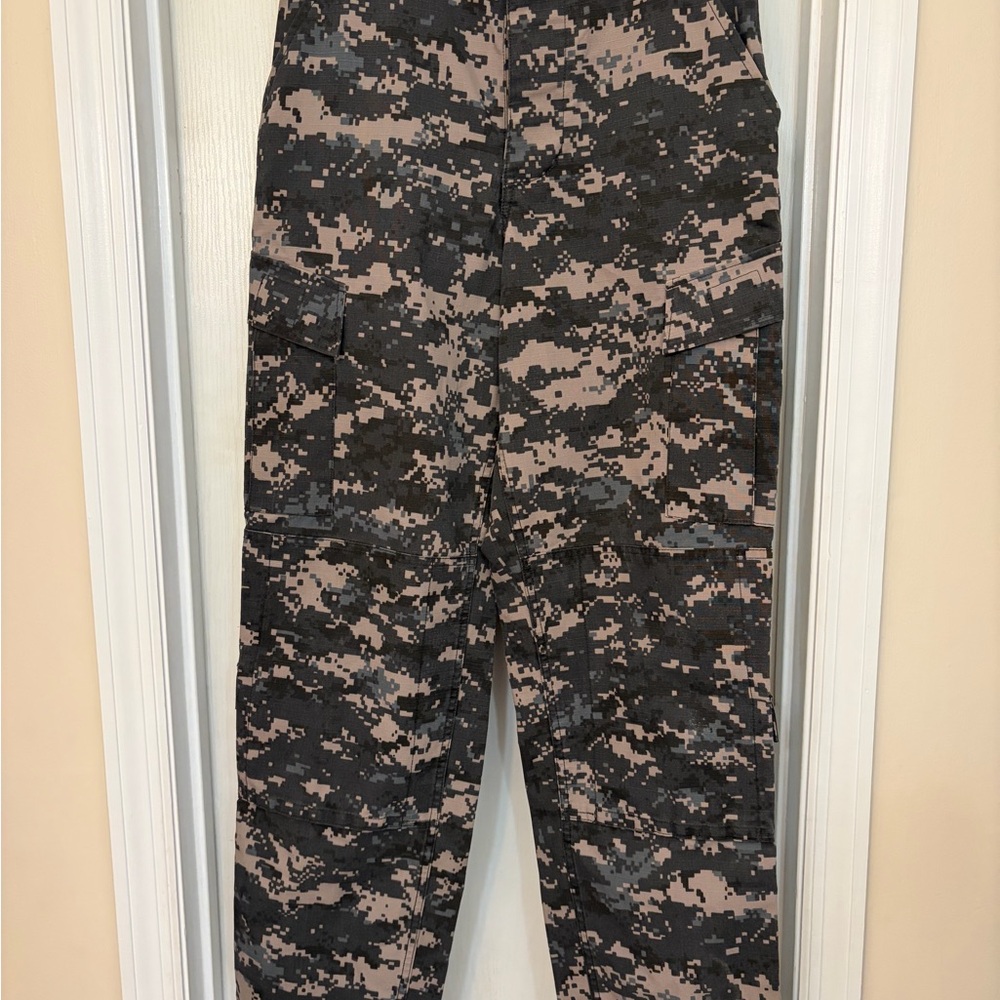 Propper Digital Camo Pant 30x33 - 8-Pockets Tactical Pant Reinforced Knee